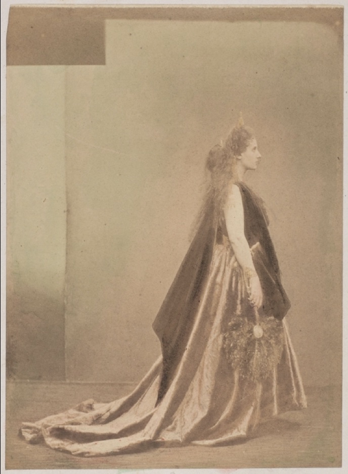 La Reine d’Etrurie, 1863-67 – Simbolo della sua regalità e del ruolo diplomatico a corte